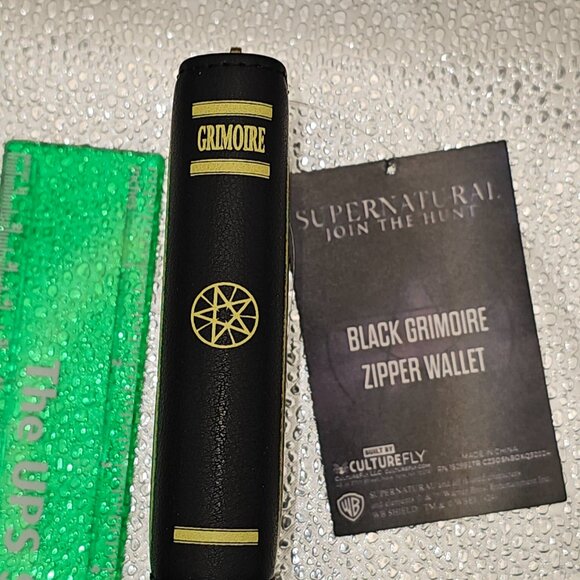 Supernatural Culturefly Grimoire Zippered Wallet - Picture 4 of 4